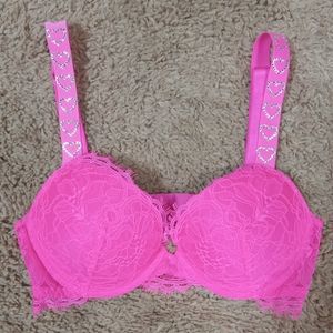 Victoria's Secret bra! Size 32C! NEW WITHOUT TAGS!!!!
